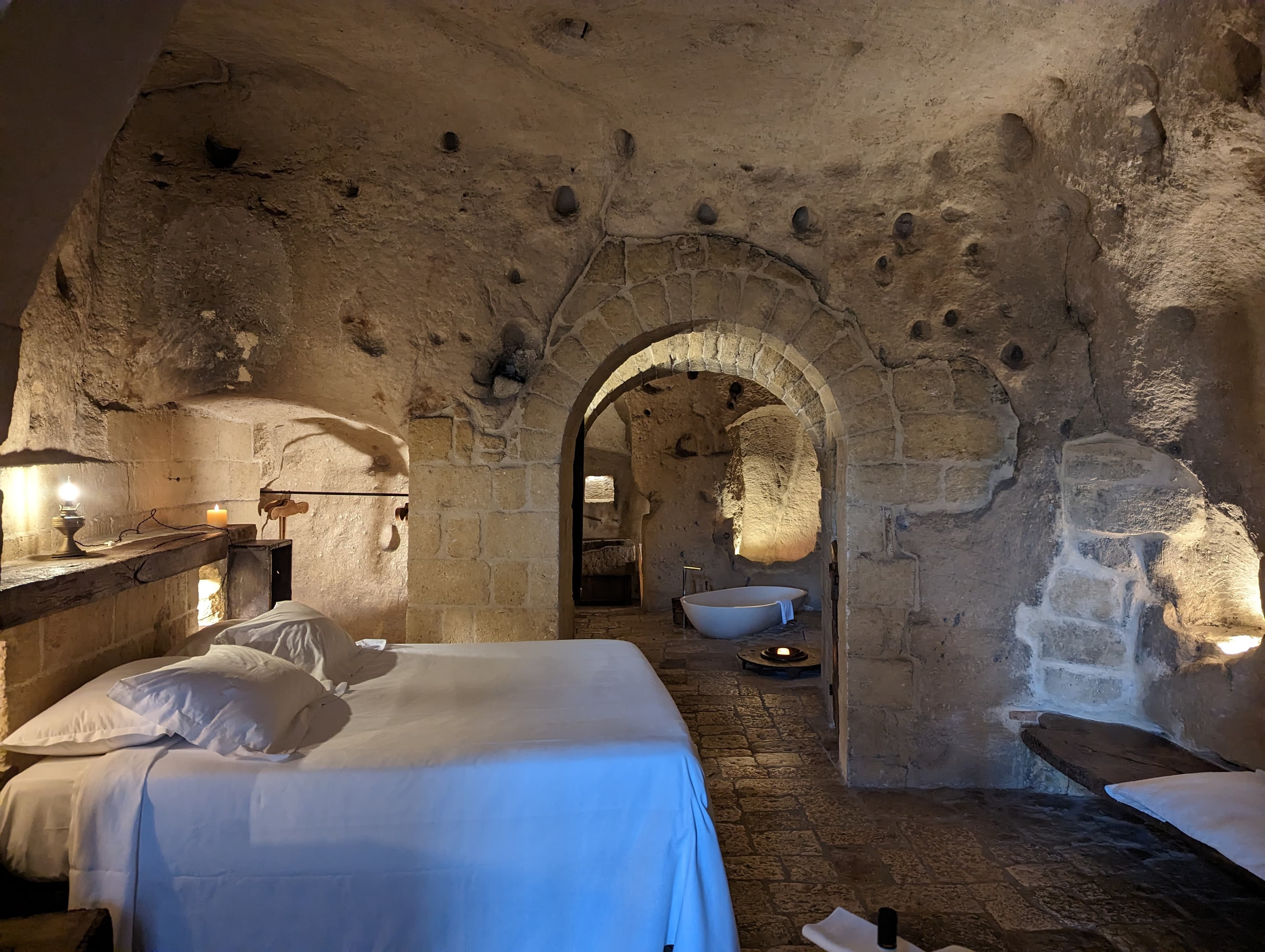 Classic Room (Cave)