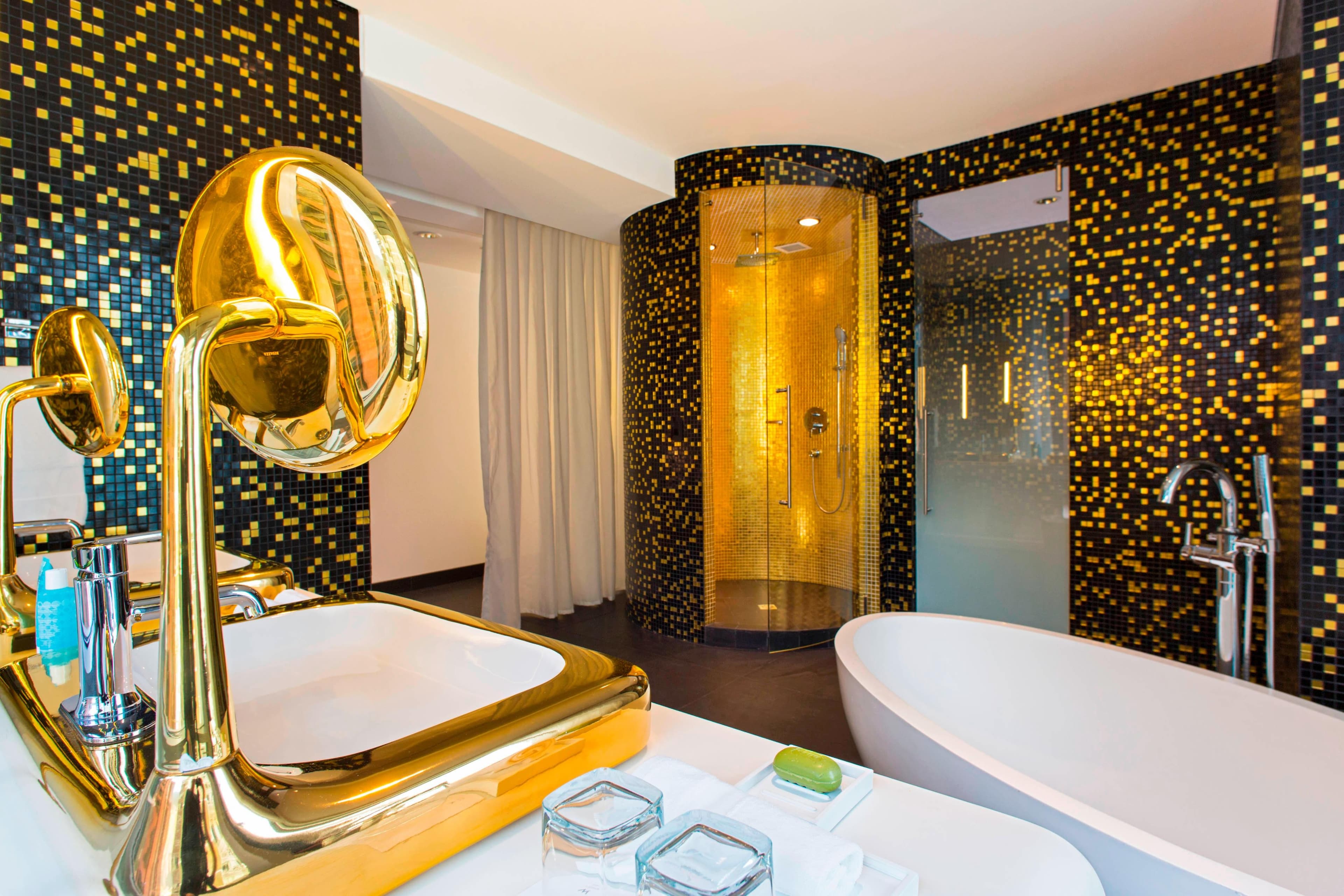 Cool Corner Suite