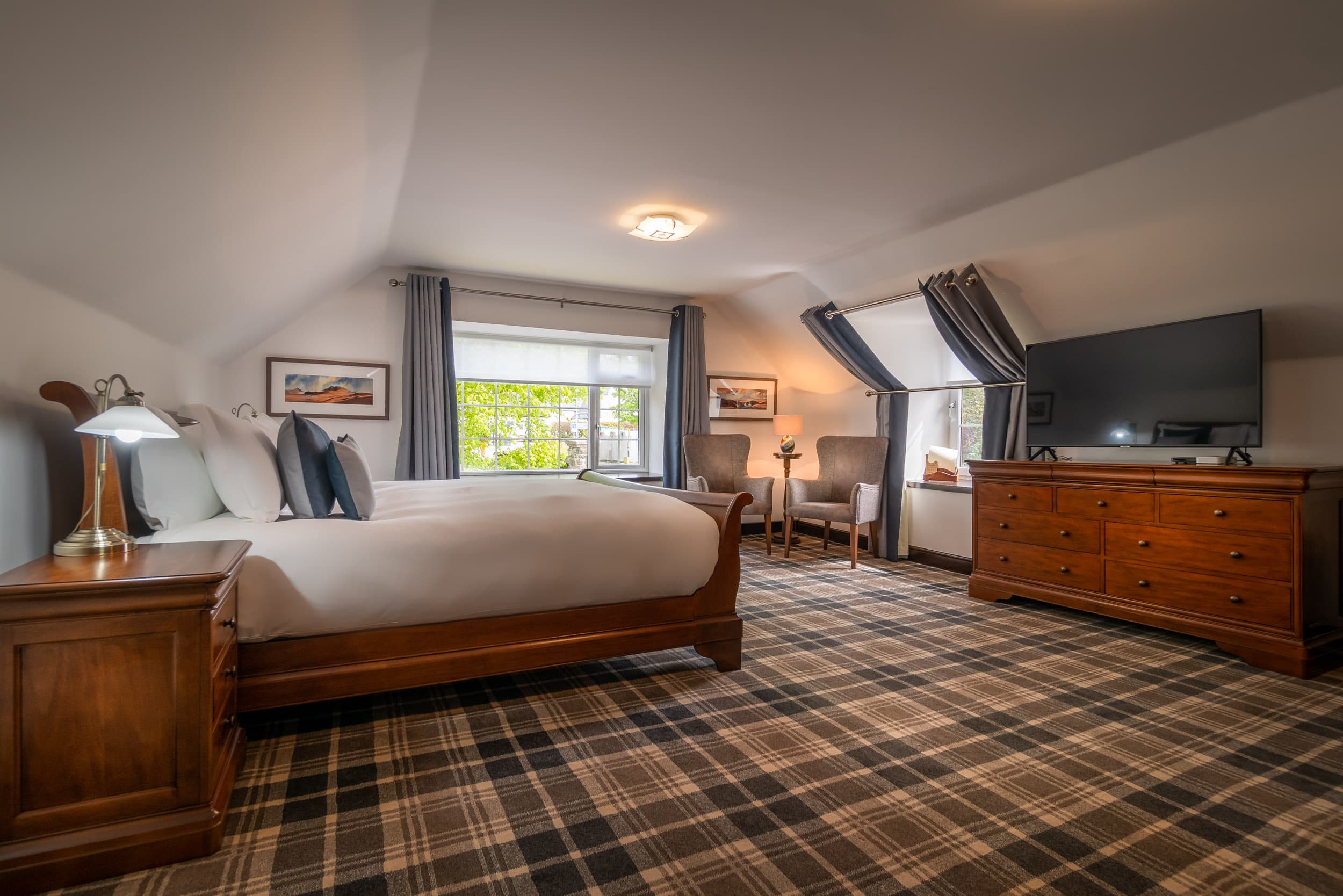Room Four – King Junior Suite