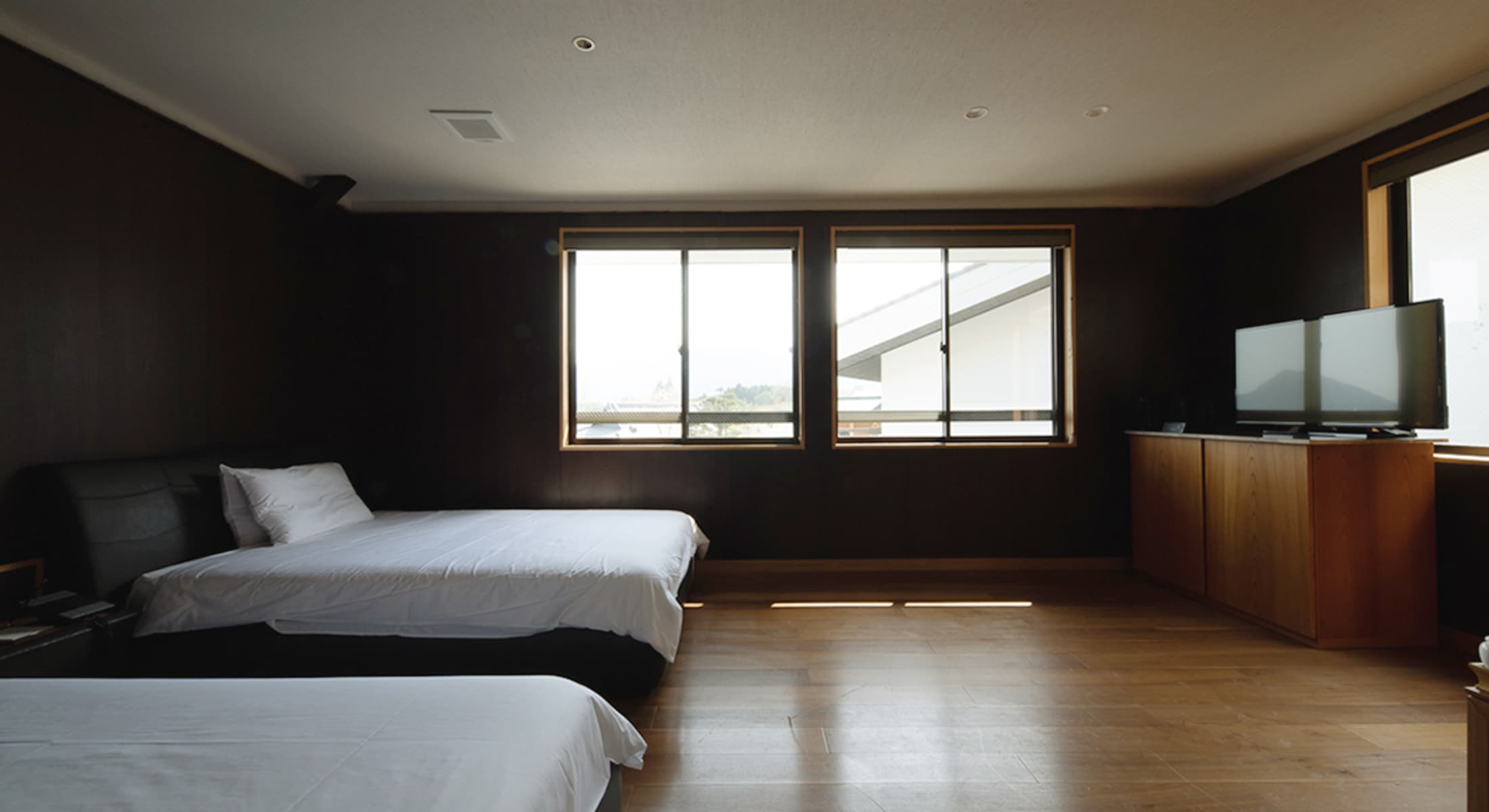 Japanese & Western Style Room Main Building