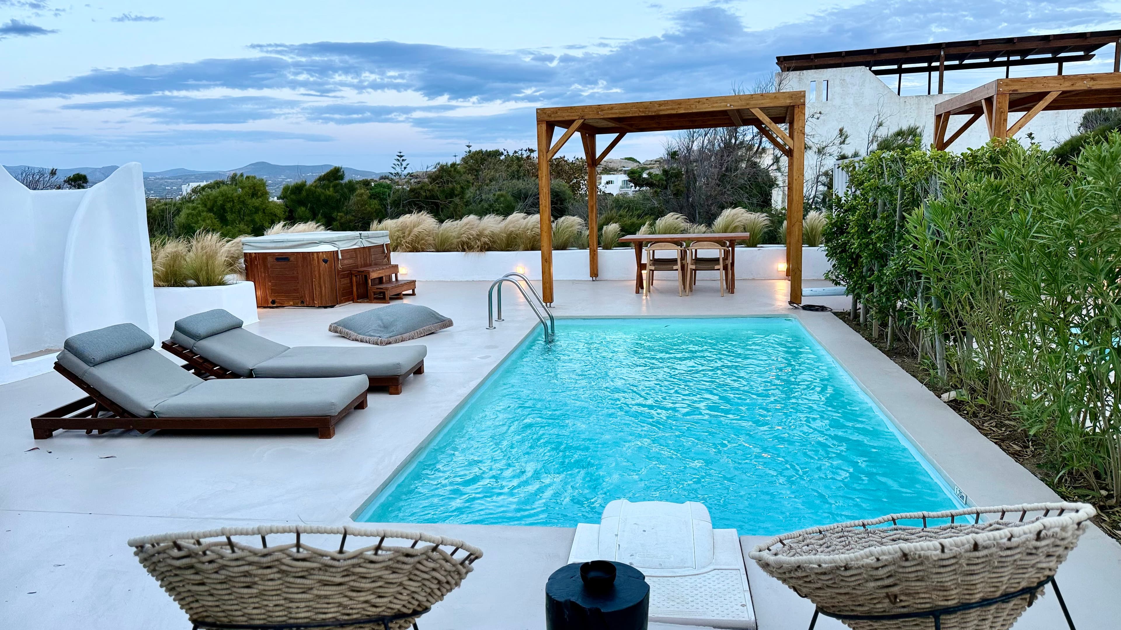 Three Bedroom Elegant Villa Sea View & Private Pool