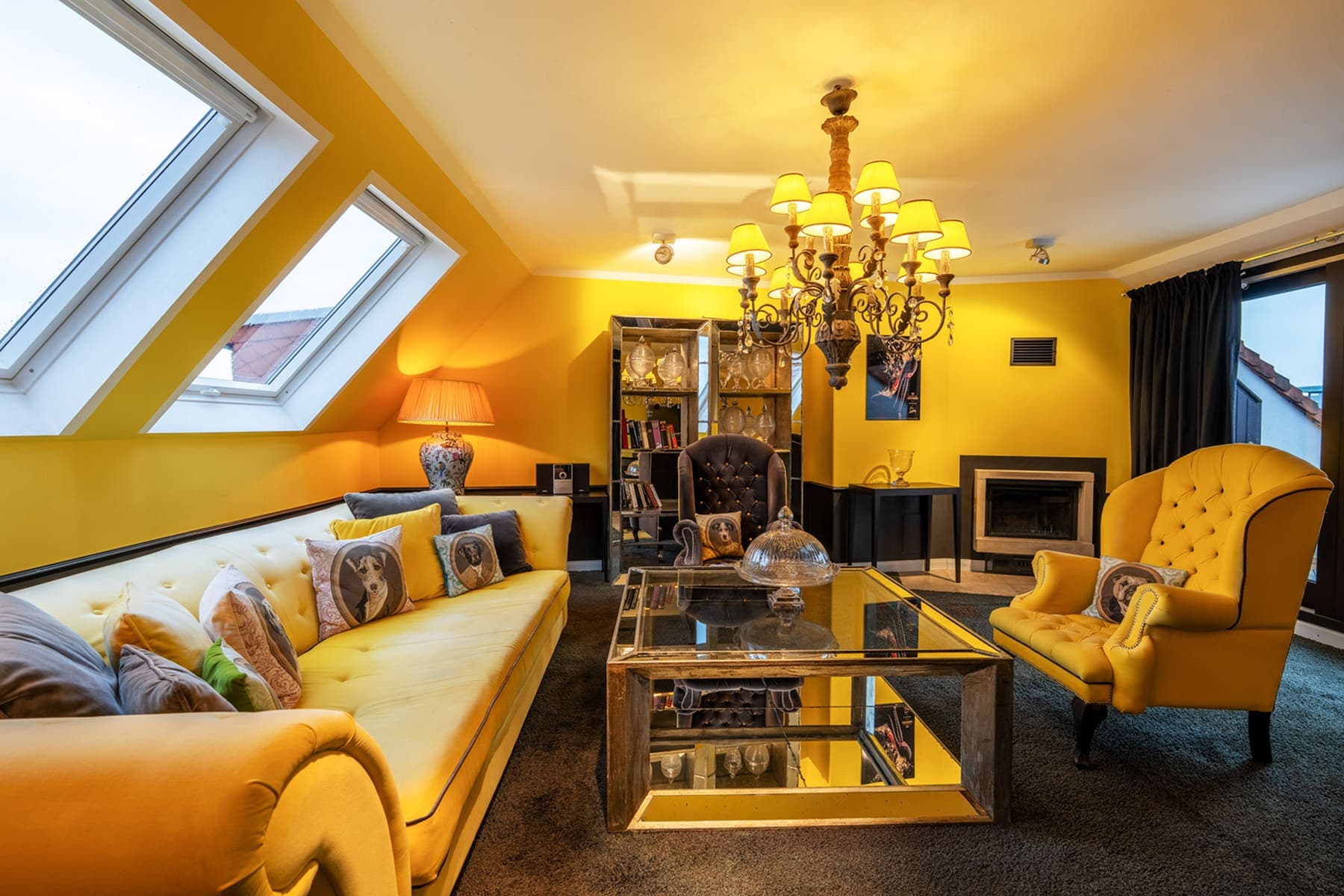 Champagne Suite