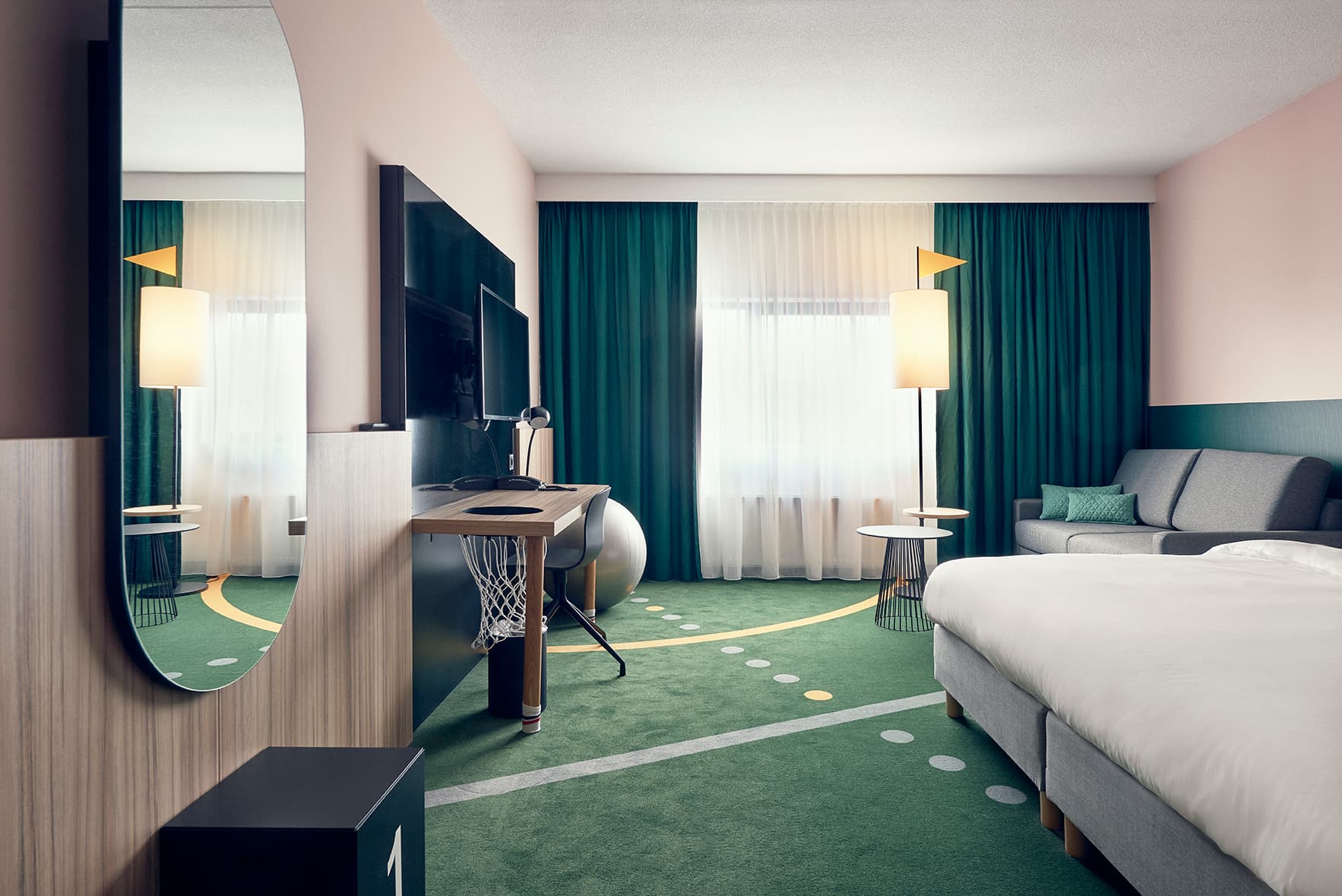 CLUB Room