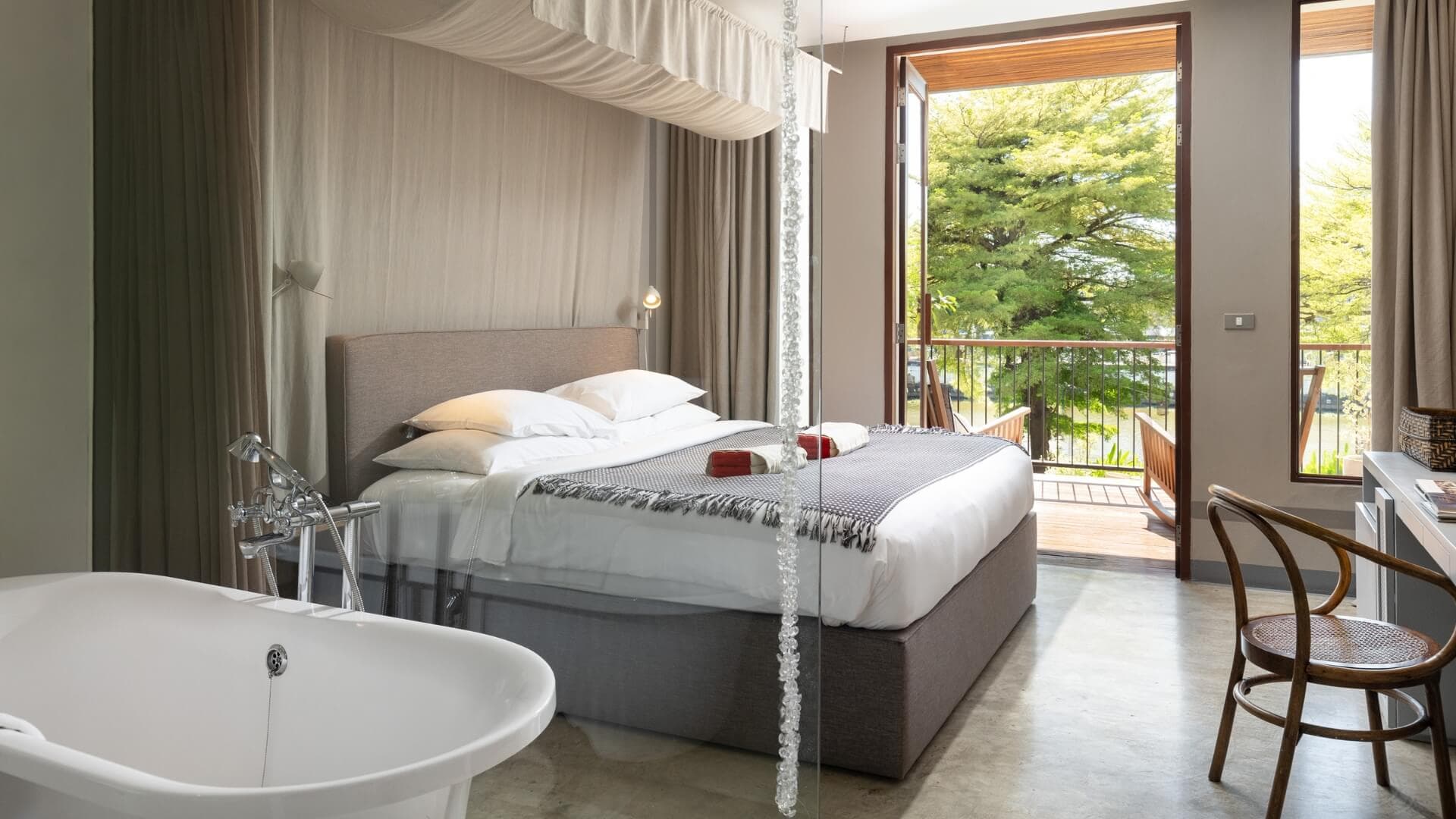 Deluxe Suite