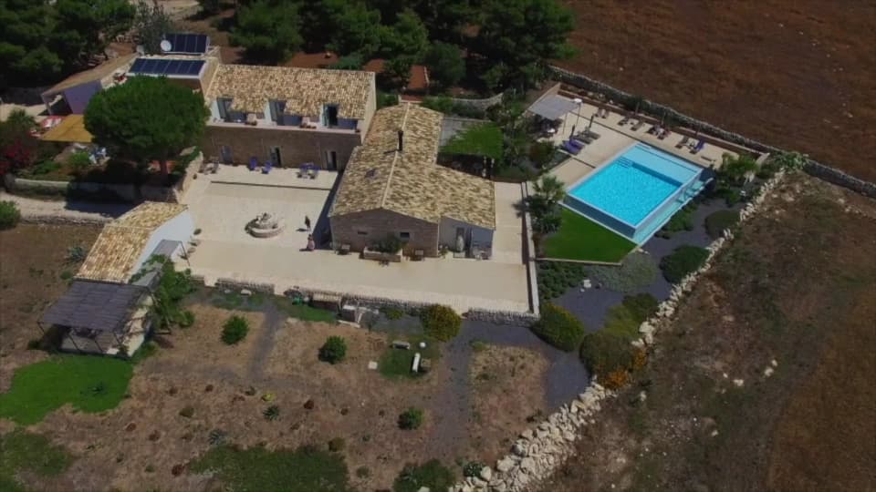 CIRASA — Studio with Partial Sea View