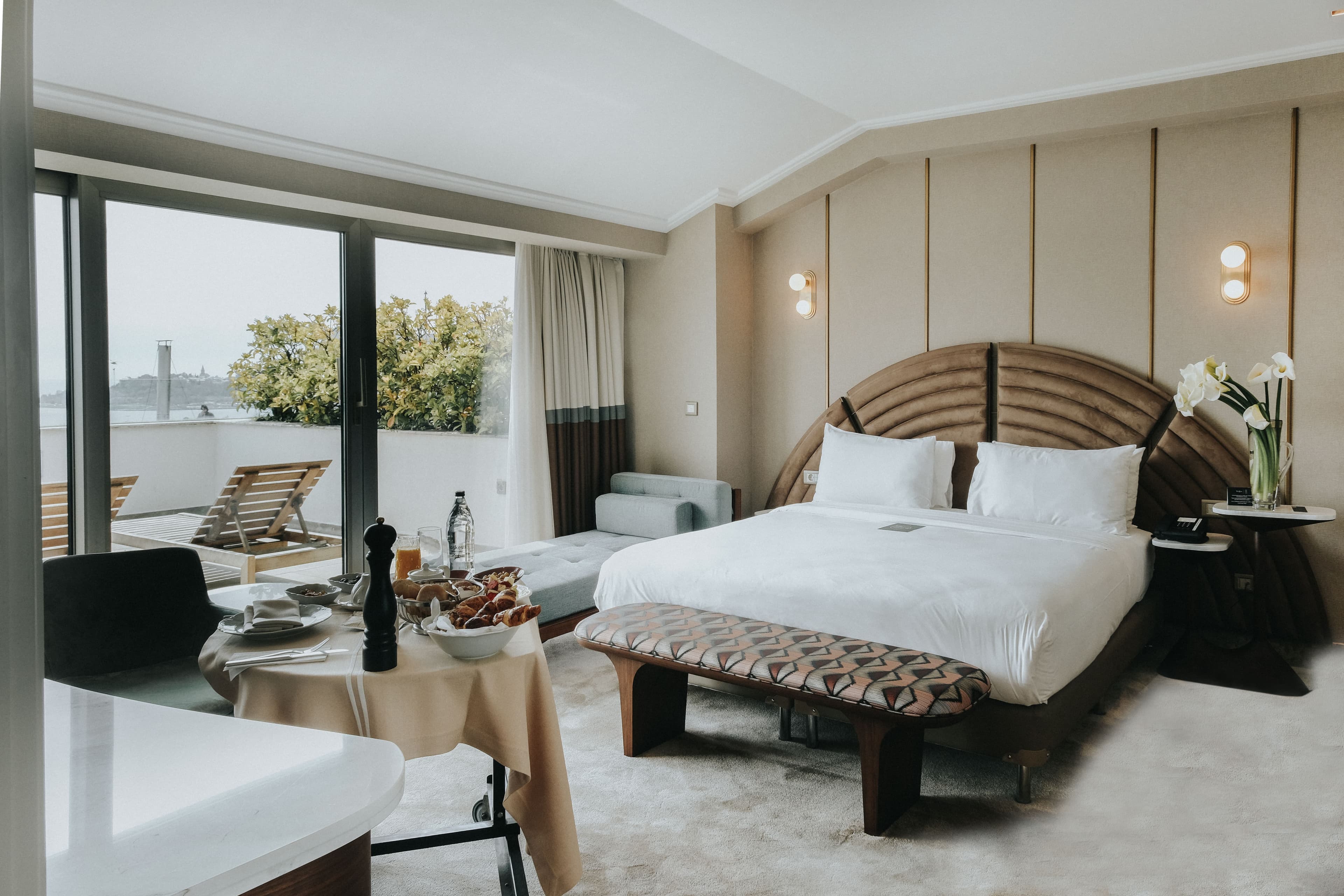 Deluxe Double Corner Room