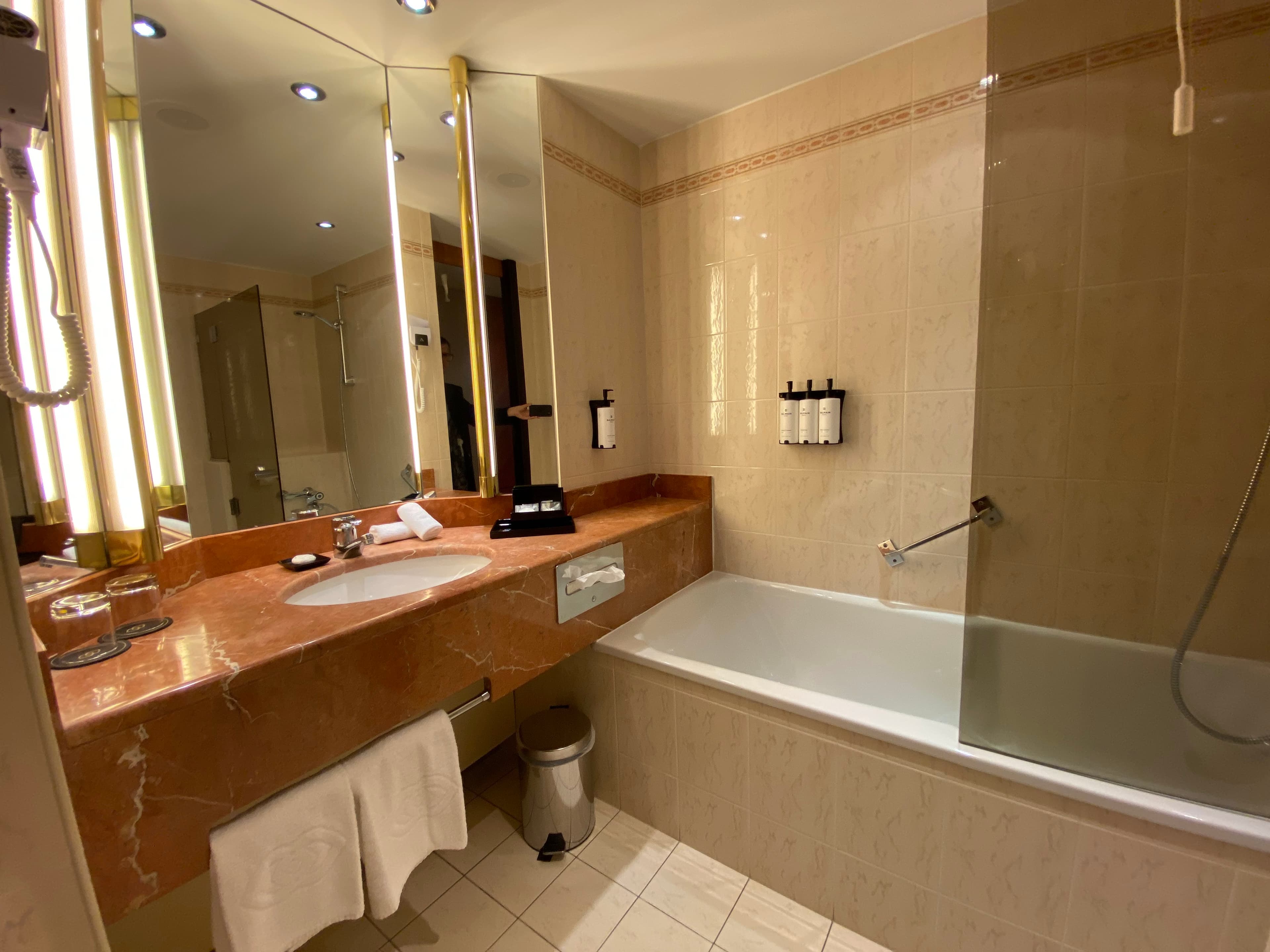 Prestige Suite – Double Bed, River View