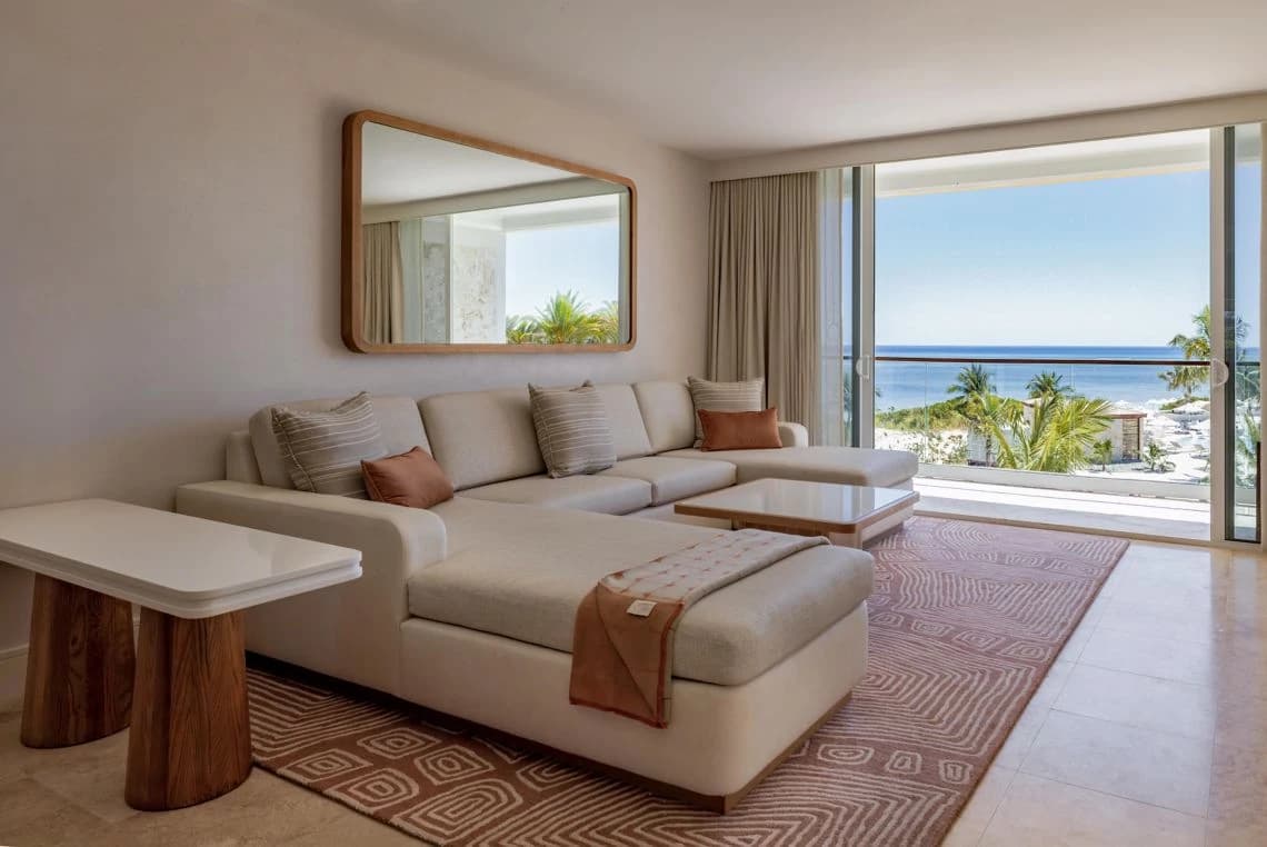 Grand Deluxe Guest Room