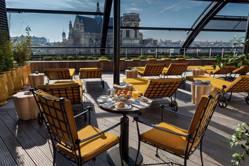 Deluxe Room – Eiffel Tower View