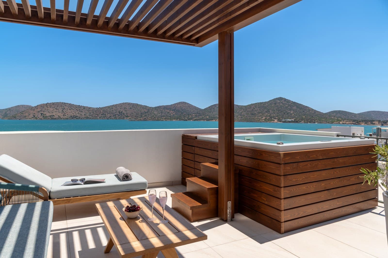 Executive Room with Sea View & Outdoor Jet Tub