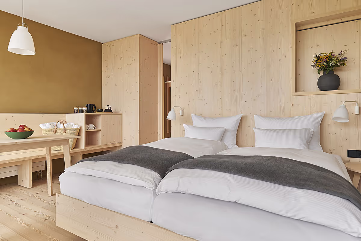 Doppelzimmer mit Bergblick und Balkon