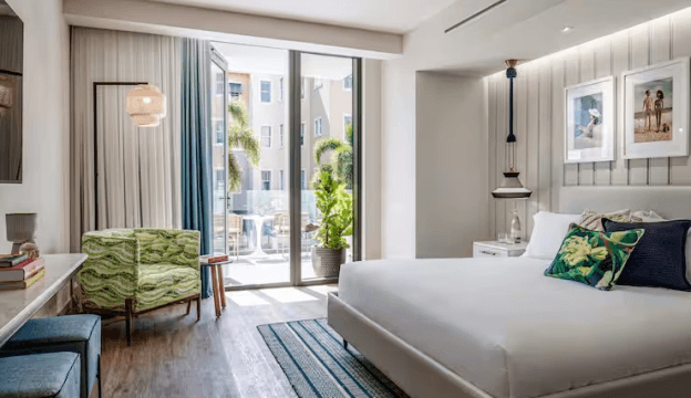 2 Queen Bed Private Furnished Terrace