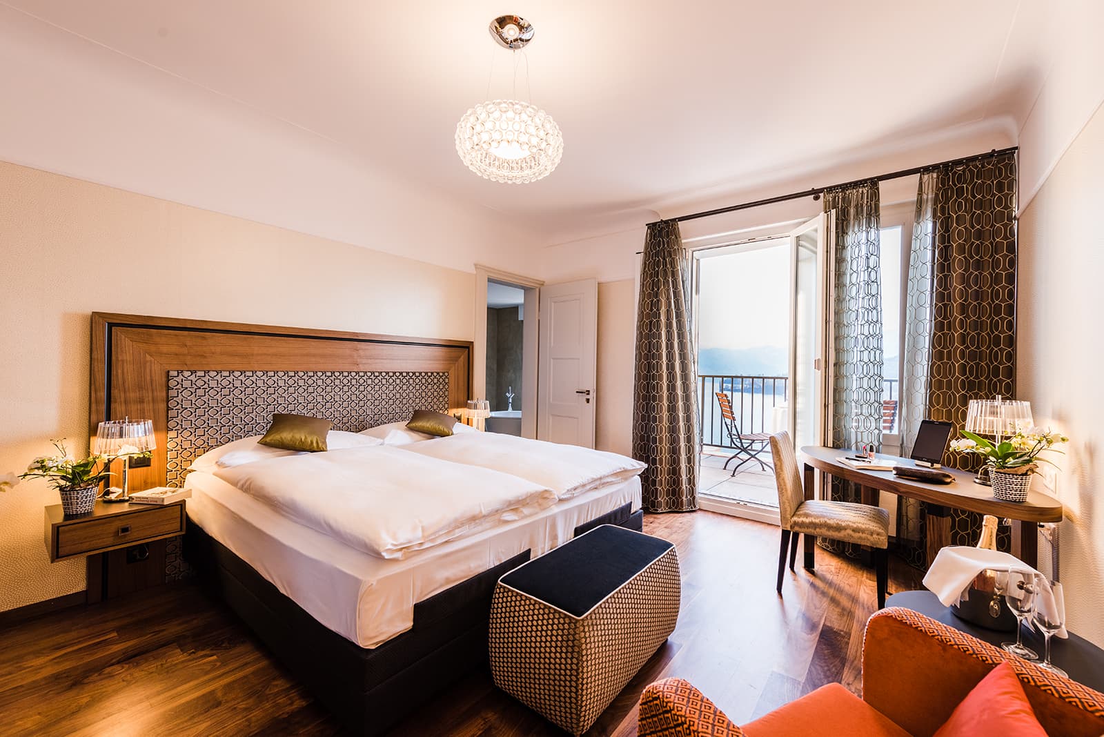 Deluxe Room Lakeside