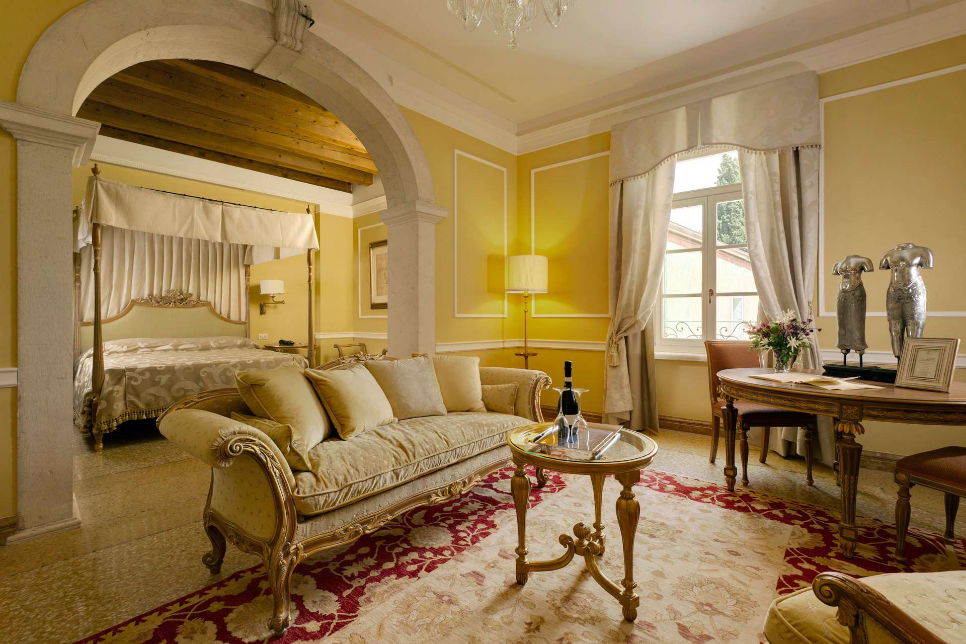 Romantic Honeymoon Suite
