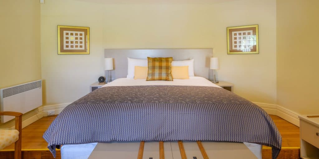 Alloway Banks – King Spa Suite