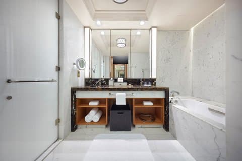Grand Deluxe Room