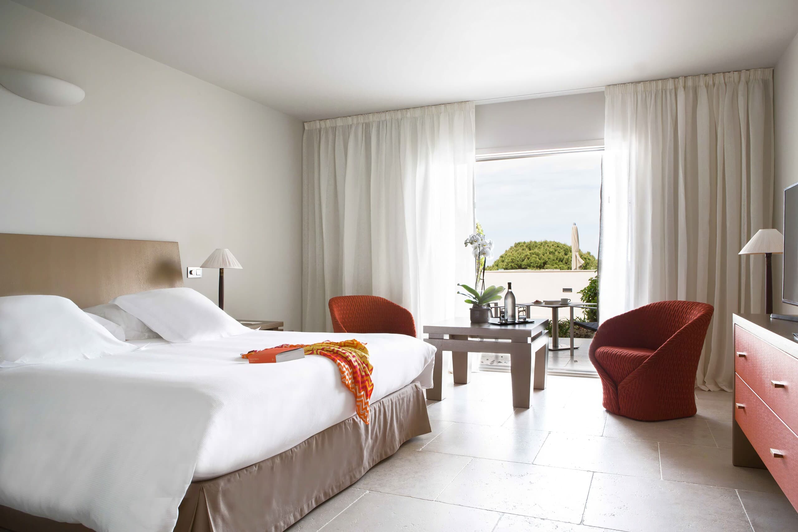 Family Suite (2 Bedrooms, 1 Bathroom)