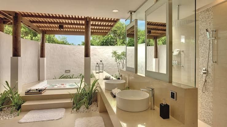 Grand Beach Residence with Pool