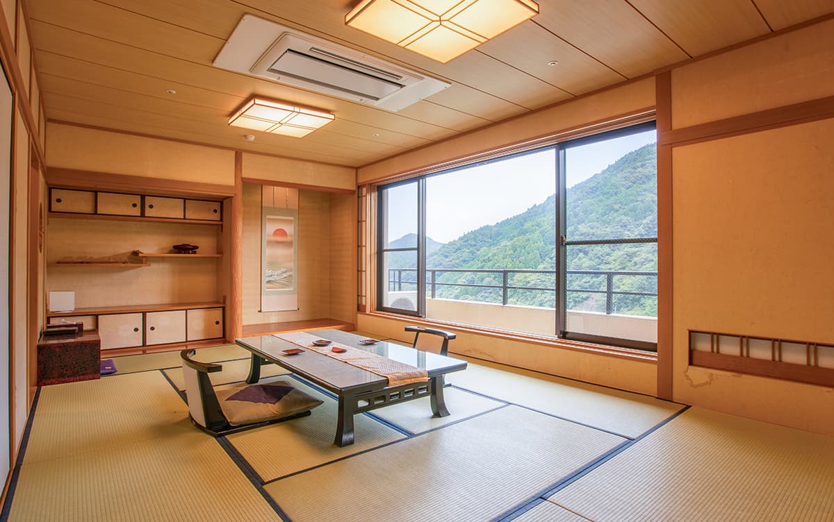 Japanese Style (Washitsu) Rooms