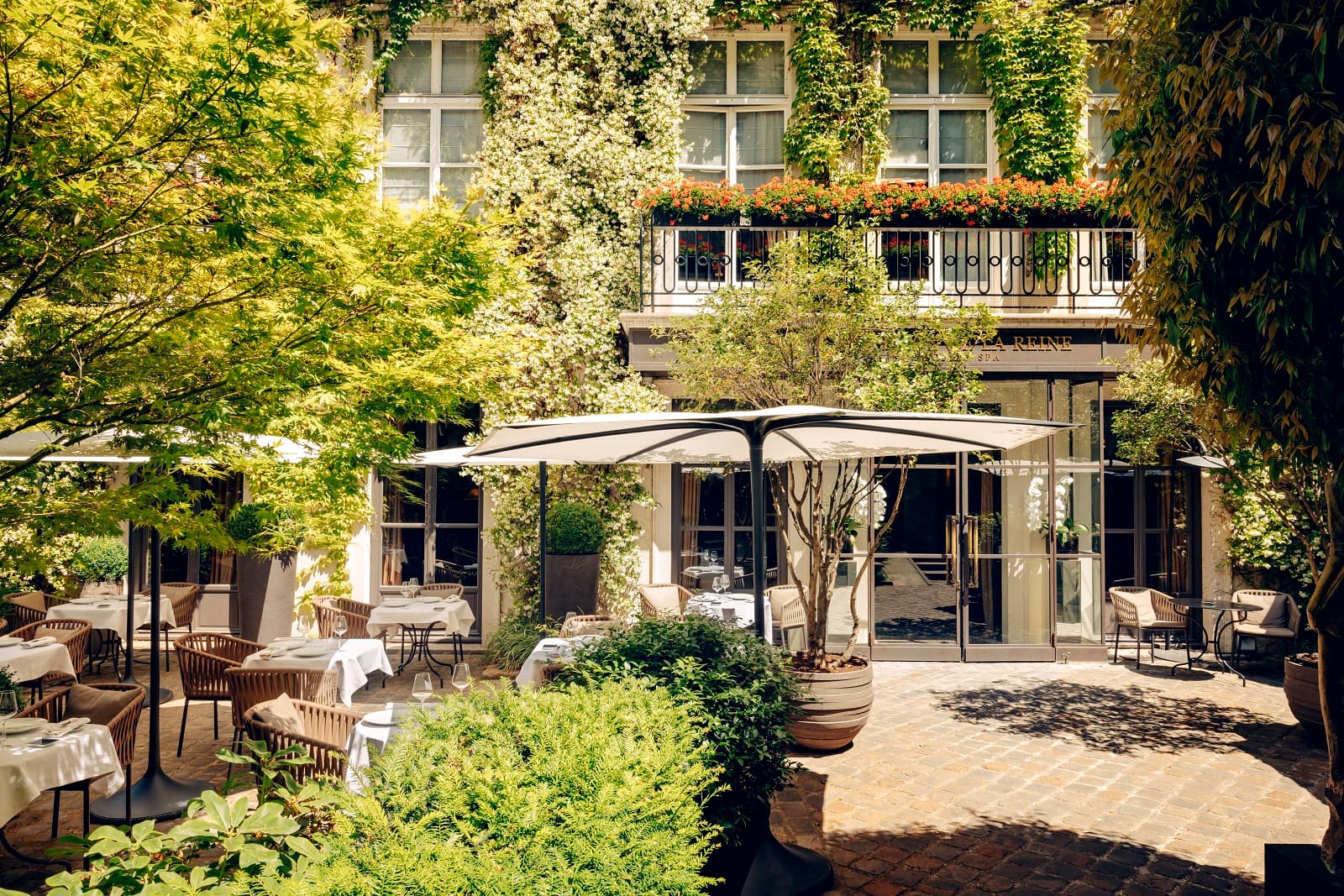 Le Pavillon De La Reine