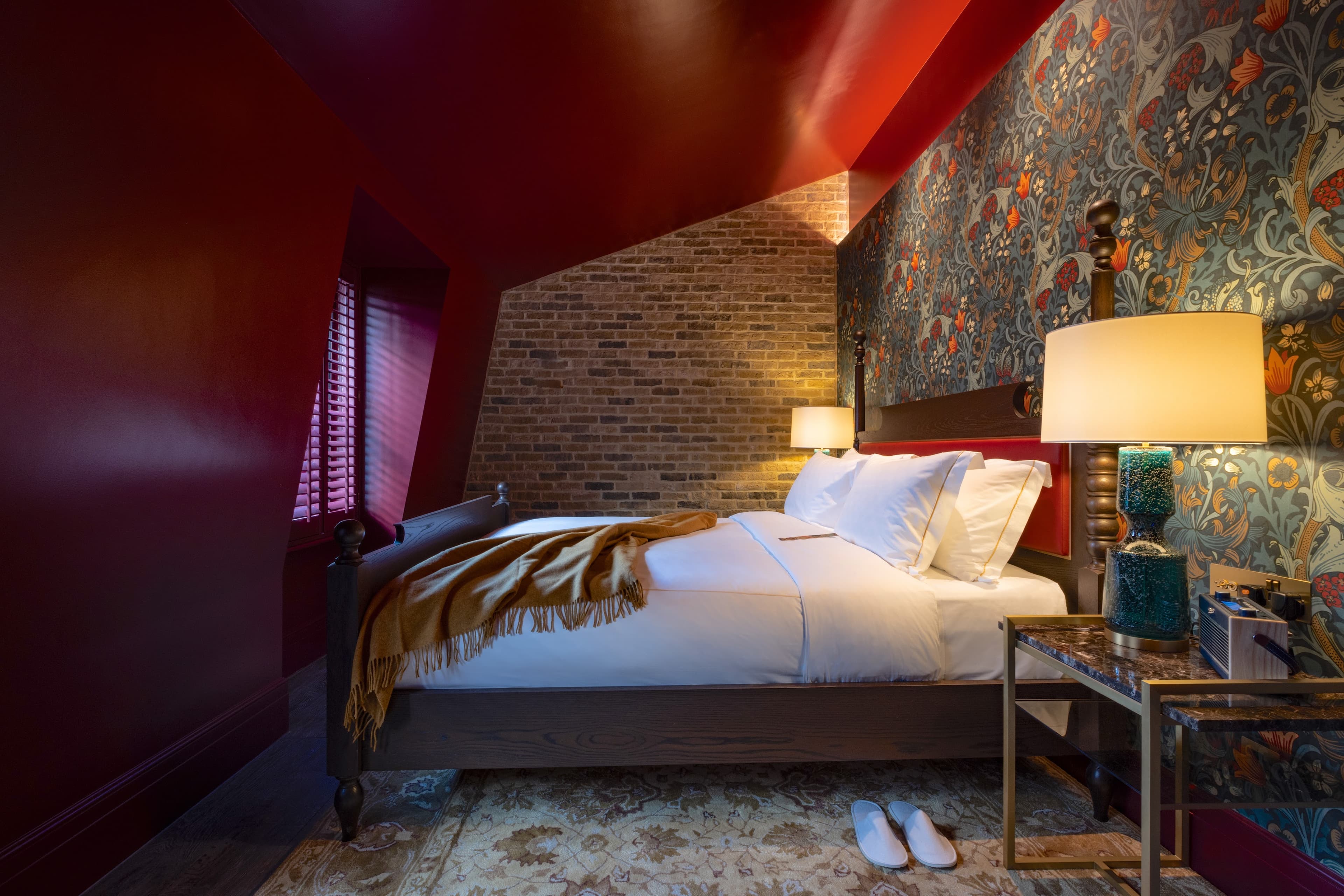 King Bedroom (Classic Georgian)