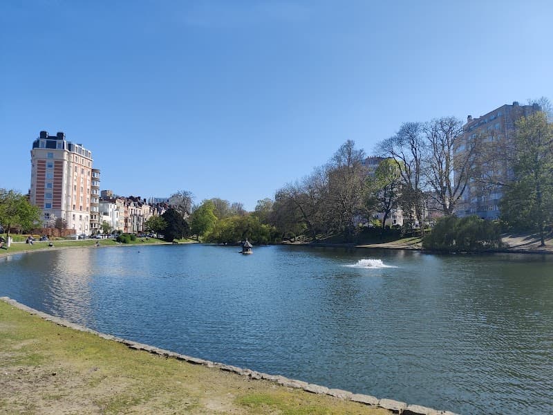 Étangs d'Ixelles & Flagey Area Walk
