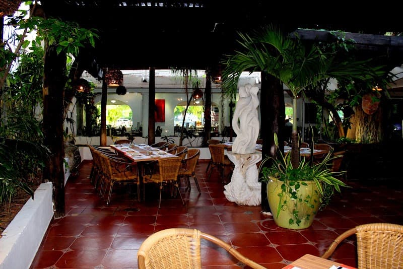 Jungle-Lagoon Romance: A Long Weekend in Cancún