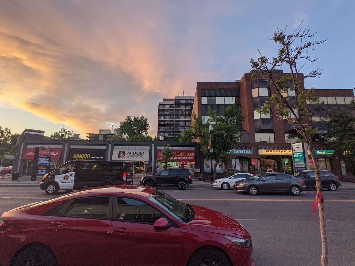 17th Avenue SW Street Art & Boutiques