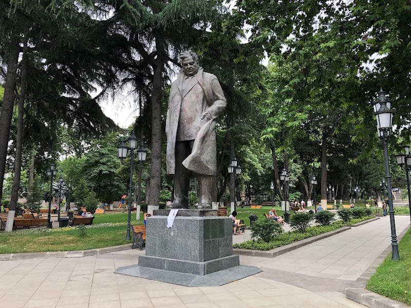 9 April Park & Giorgi Leonidze Park