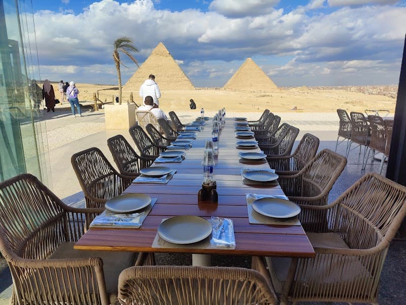 9 Pyramids Lounge