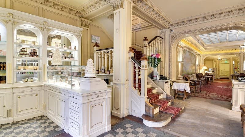 Paris Romance: Art, Seine & Luxe Indulgence