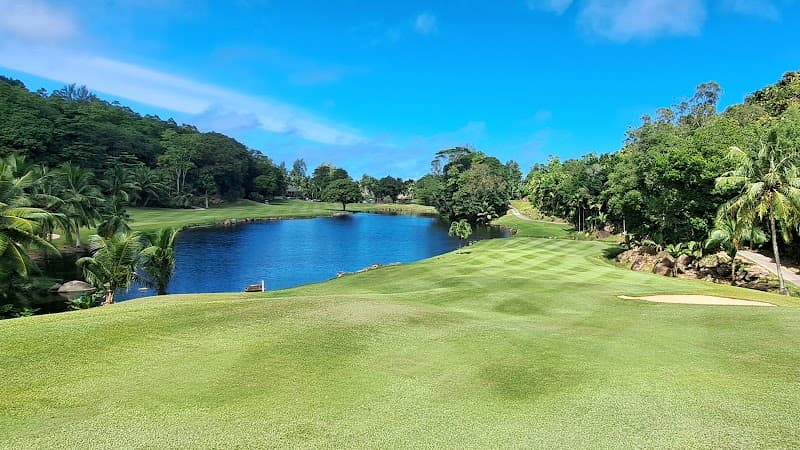 Anse Georgette Hike via Lemuria Golf Course
