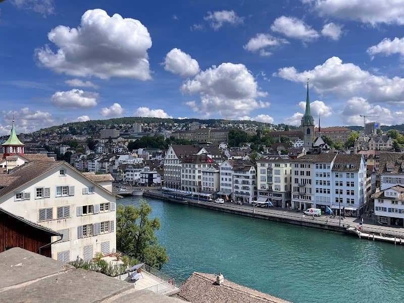 Bahnhofstrasse & Lindenhof Viewpoint (Step‑Free Route)