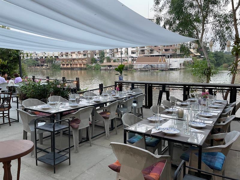 Ban Kun Pra Riverside Restaurant