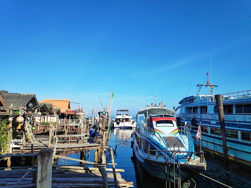 Ban Saladan Town and Pier