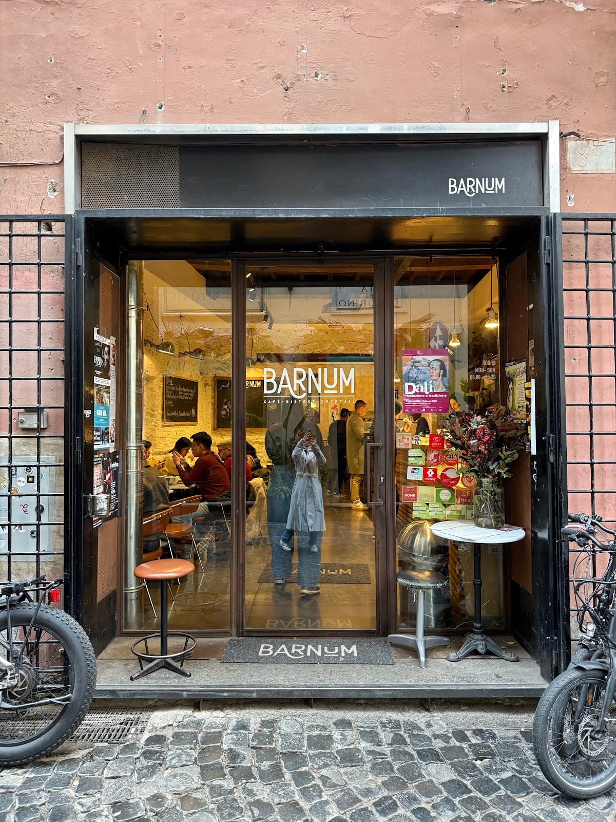 Barnum Cafe