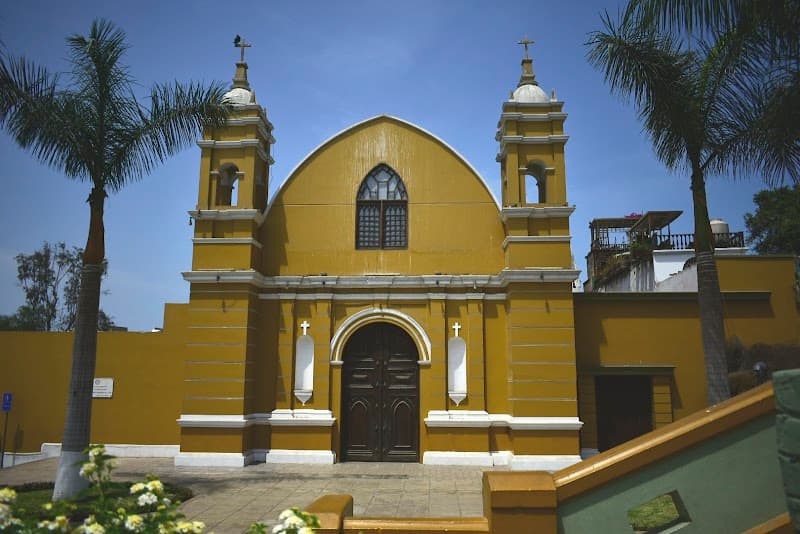 Barranco Street Art & Puente de los Suspiros Walk