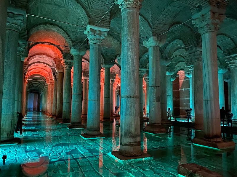 Basilica Cistern (Yerebatan Sarnıcı)