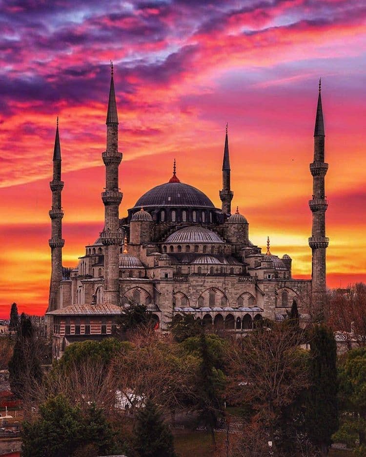 Blue Mosque (Sultanahmet Camii)