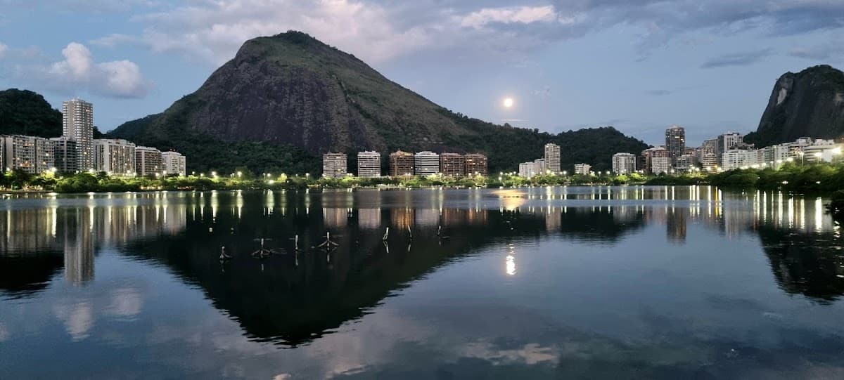 Botanical Gardens & Lagoa Neighborhood