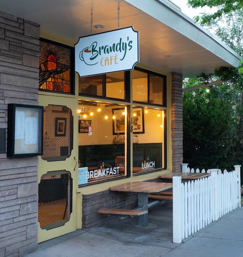 Flagstaff Slow Luxe: Pines, Plates, and Live Tunes