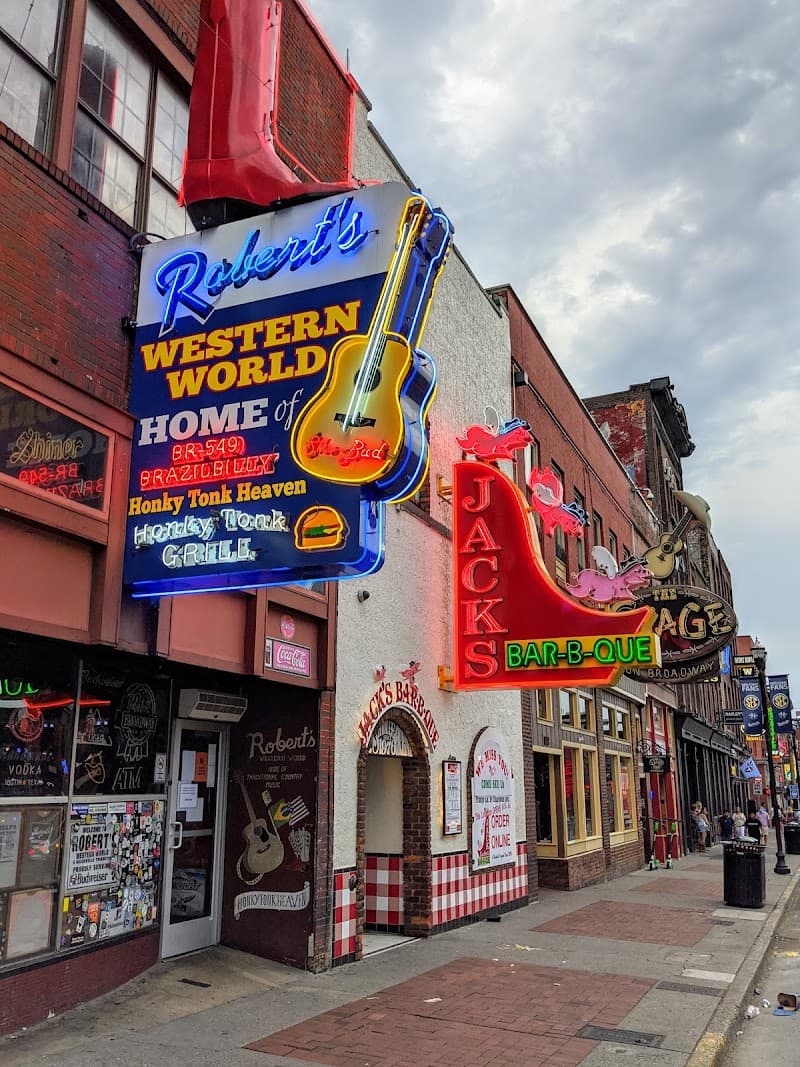 Broadway Honky Tonks Photo & Music Walk