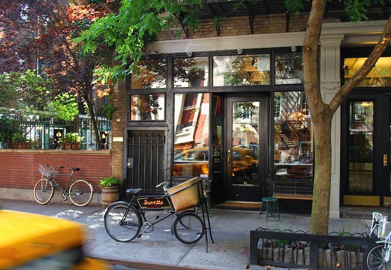 Classic & Chic New York: A Photogenic Weekend for Two