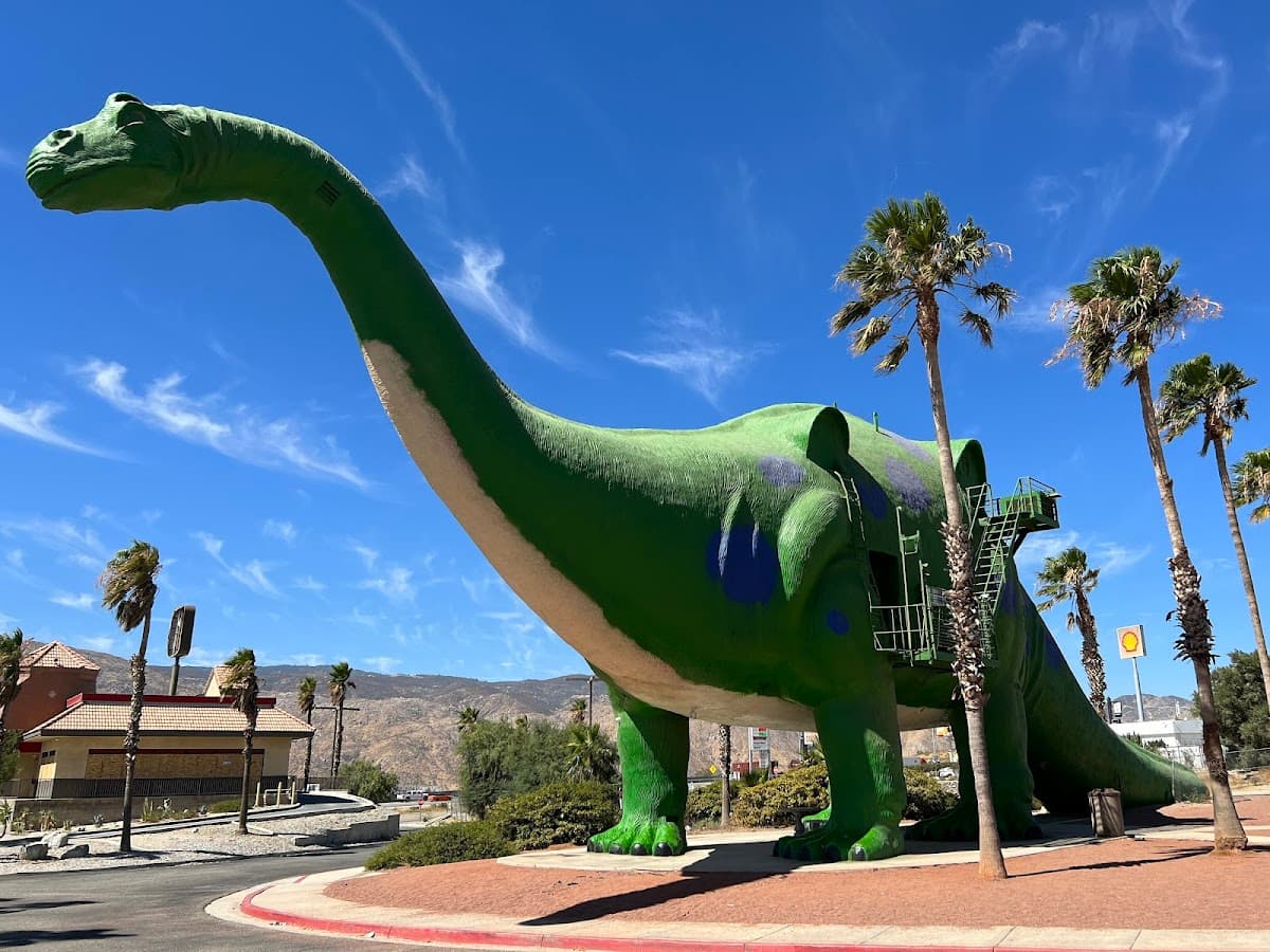 Cabazon Dinosaurs & Outlets