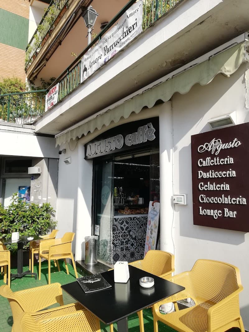 Four Balanced Days Eating, Exploring, and Savoring Naples