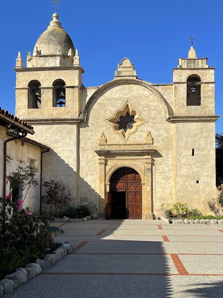 Carmel Mission Basilica (Mission San Carlos Borromeo de Carmelo)
