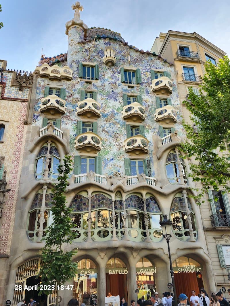 Barcelona in 4 Days: Gaudí, Gothic Alleys & Great Tapas