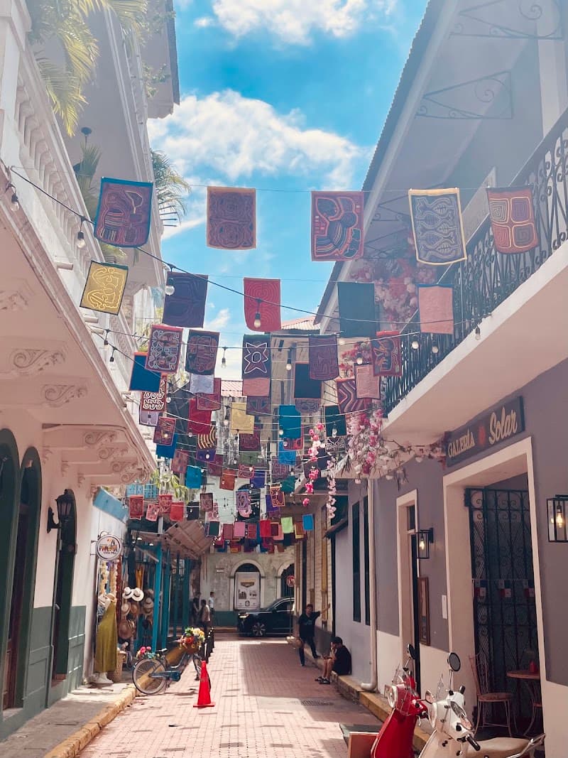 Casco Viejo Historic Stroll