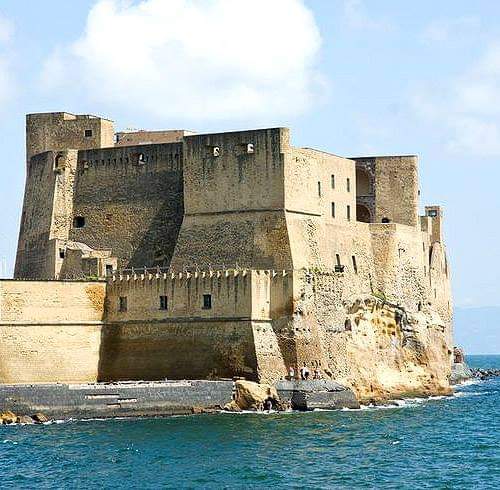 Castel dell’Ovo & Lungomare Walk