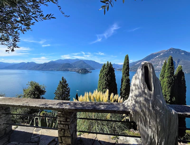 Castello di Vezio Hike